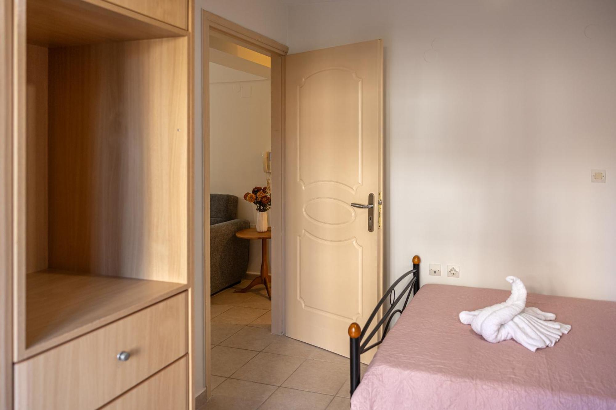 Pavlos Apartments Argostoli  Esterno foto