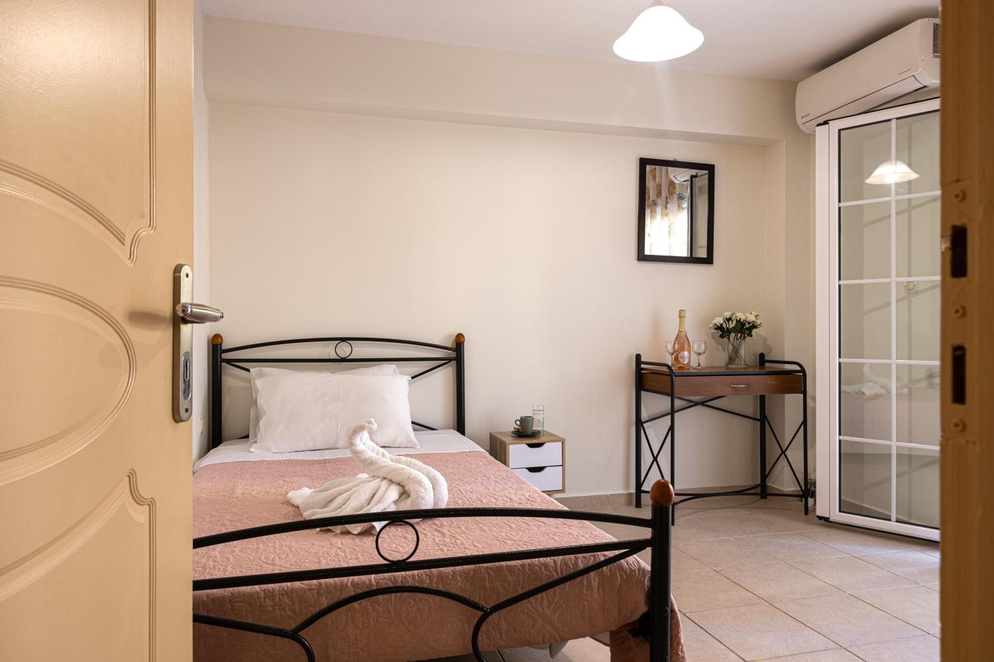 Pavlos Apartments Argostoli  Esterno foto