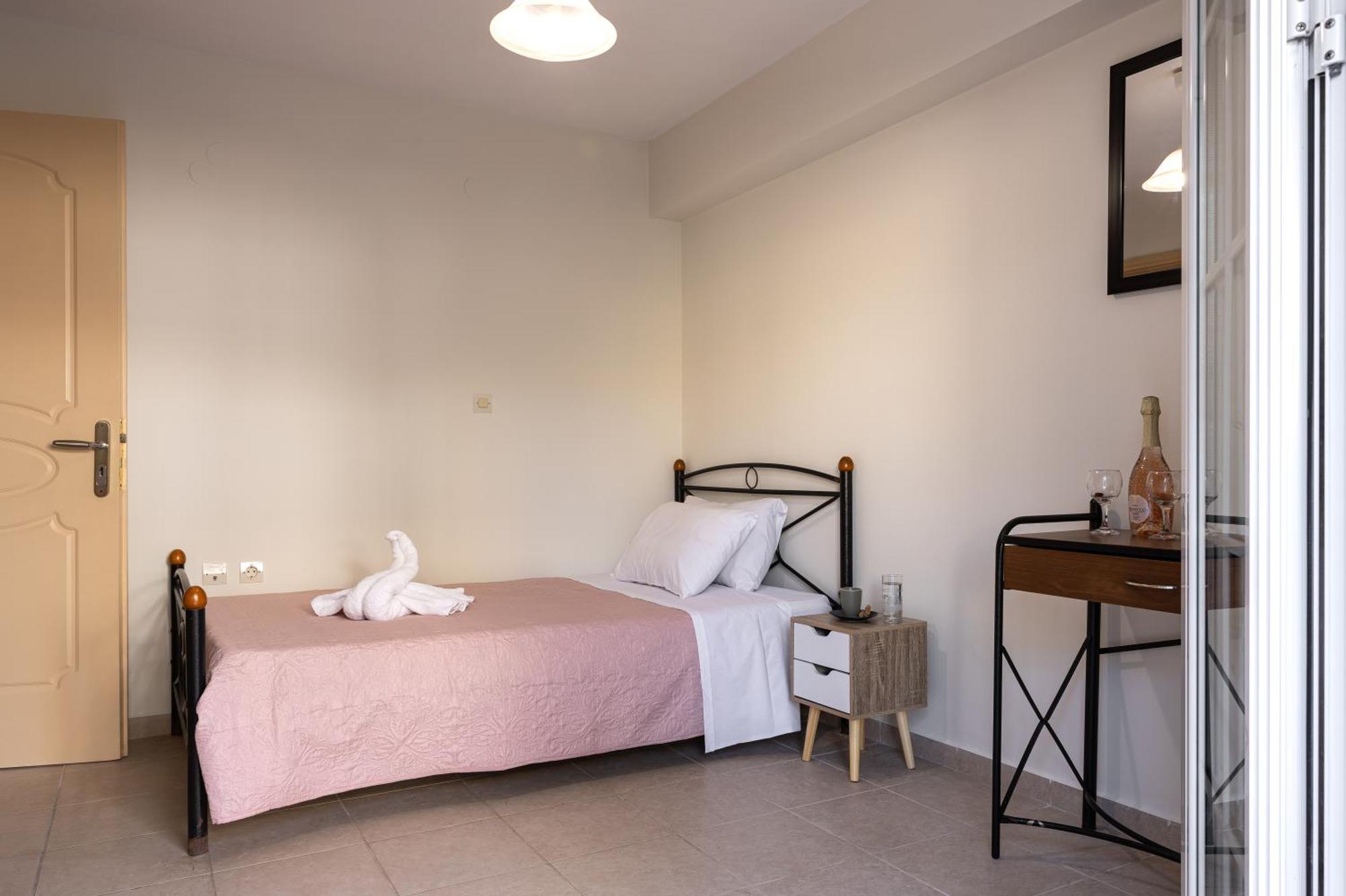 Pavlos Apartments Argostoli  Esterno foto